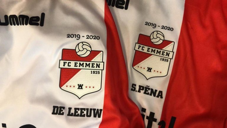 FC Emmen spelers krijgen hun naam op het shirt