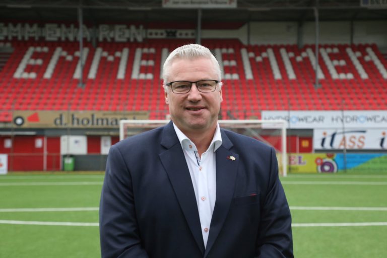 Algemeen directeur Jan Zwiers vertrekt bij FC Emmen