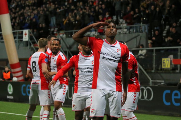 FC Emmen verliest met 1-0 van AZ