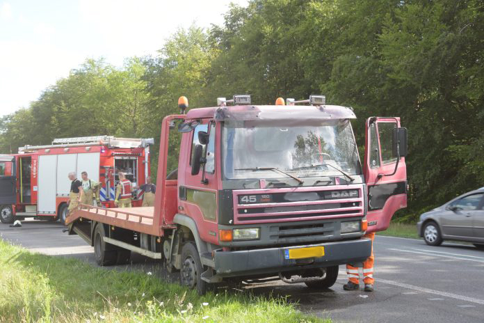 Vrachtwagen vat vlam op N34