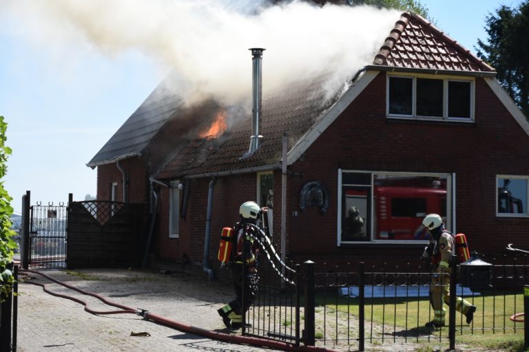 Uitslaande brand in woning aan de Kloostermanswijk in Klazienaveen