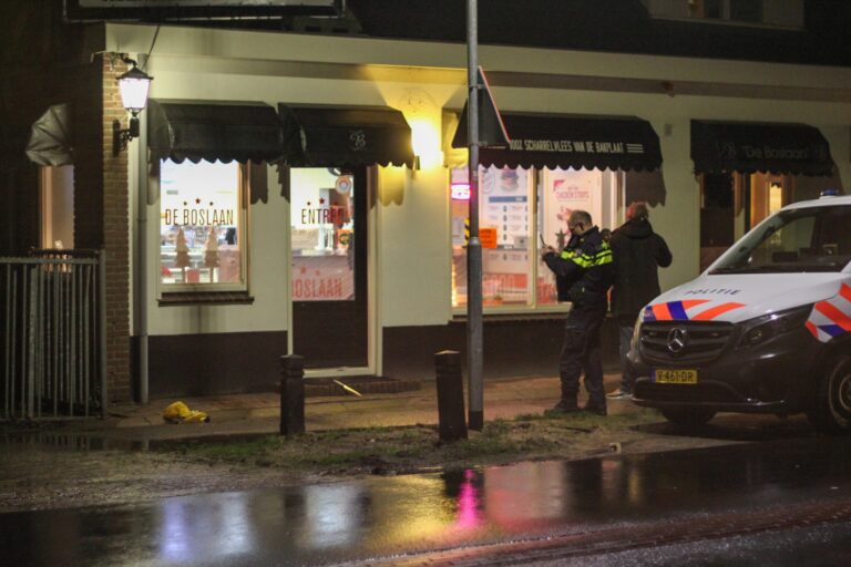 Twee mannen aangehouden voor gewapende overval op snackbar in Emmen